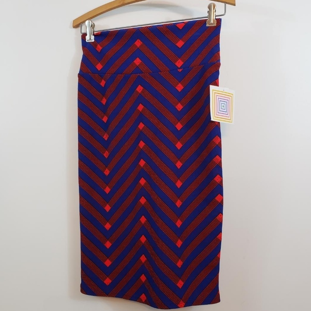 NWT Lularoe women's "Cassie" skirt size XS